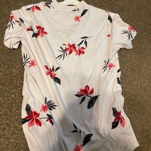 Hollister tee roses